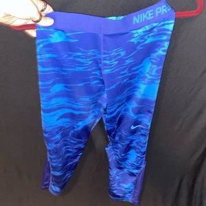 Nike blue capri leggings size medium
